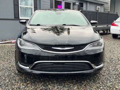 Used 2016 Chrysler 200 Limited w/ Convenience Group image 2