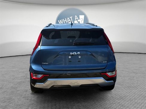 Used 2025 Kia Niro EX Touring image 5