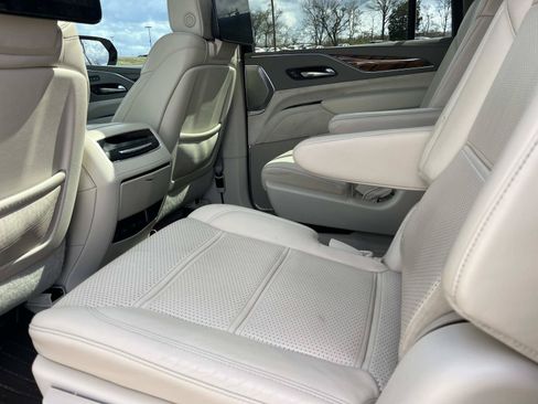 Used 2022 Cadillac Escalade ESV Sport Platinum RWD image 19