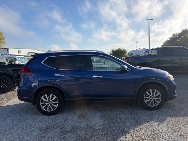 Used 2018 Nissan Rogue SV FWD image 4