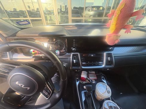 Used 2022 Kia Sorento S FWD image 11