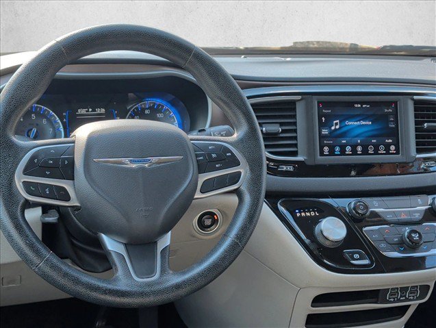 Used 2021 Chrysler Voyager Lxi FWD image 14
