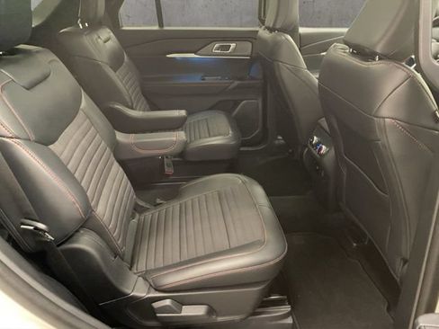 Used 2025 Ford Explorer ST-Line w/ Premium Package AWD/4WD image 25
