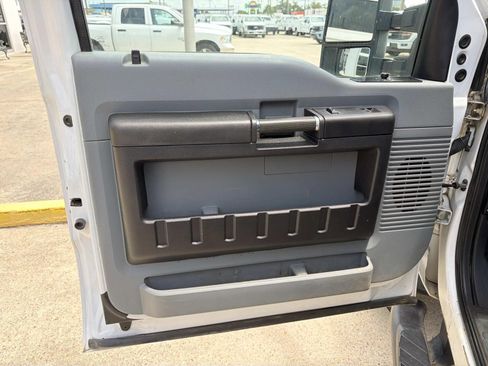 Used 2016 Ford F550 4x4 SuperCab Super Duty image 24