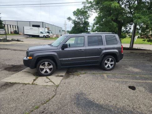 Used 2016 Jeep Patriot High Altitude FWD image 24