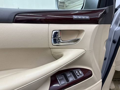 Used 2013 Lexus LX 570 4WD image 14