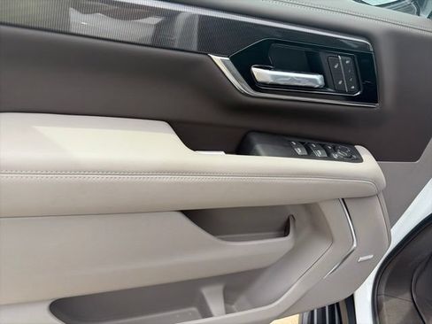 New 2026 GMC Yukon XL Elevation w/ Elevation Premium Package AWD/4WD image 17
