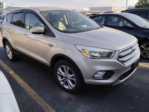 Used 2017 Ford Escape SE FWD image 11