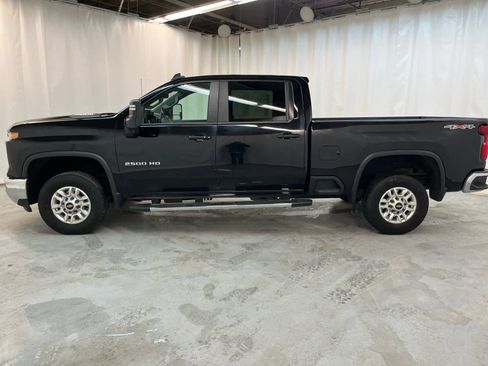 Used 2024 Chevrolet Silverado 2500 LT w/ Convenience Package image 2