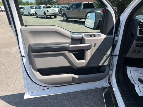Used 2019 Ford F150 XLT w/ Equipment Group 302A Luxury RWD image 9