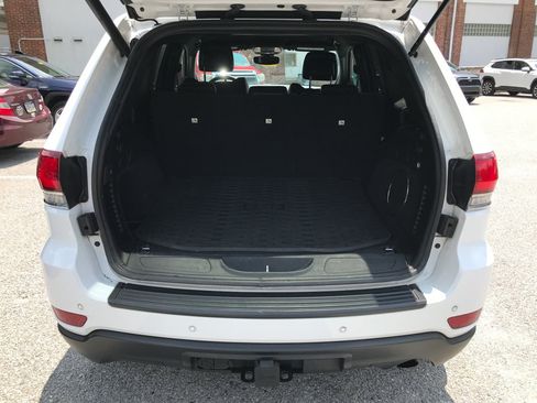 Used 2020 Jeep Grand Cherokee Laredo w/ Laredo X Package AWD/4WD image 26
