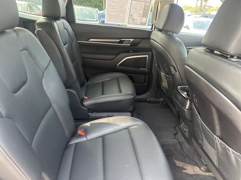 Used 2025 Kia Telluride S AWD/4WD image 6