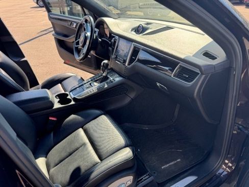 Used 2017 Porsche Macan S image 17