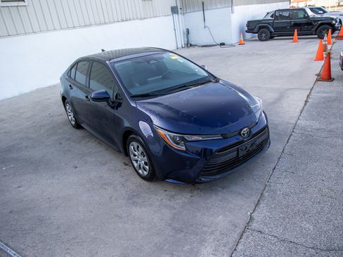 Certified 2025 Toyota Corolla LE image 5