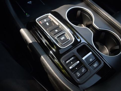 Used 2023 Honda Pilot Elite image 12