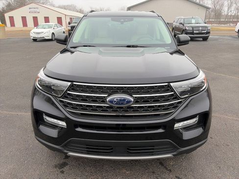Used 2023 Ford Explorer XLT w/ Equipment Group 202A image 8