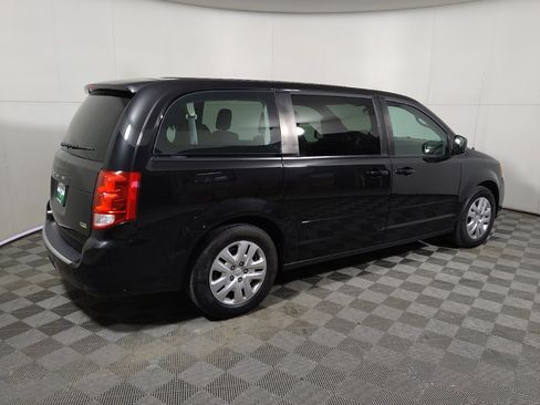 Used 2017 Dodge Grand Caravan SE FWD image 10