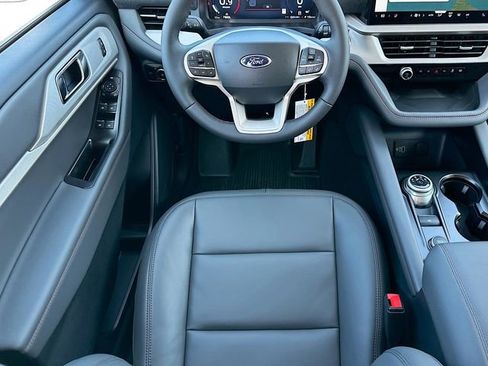 New 2026 Ford Explorer Active RWD image 16