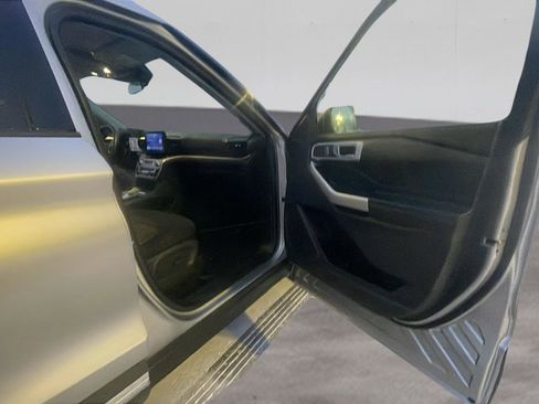 Certified 2021 Ford Explorer XLT image 17