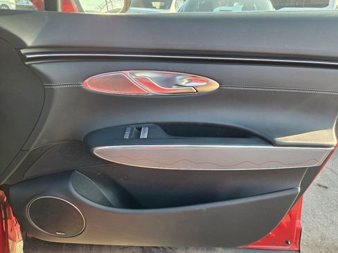 Used 2023 Genesis GV70 2.5T w/ Advanced Package image 15