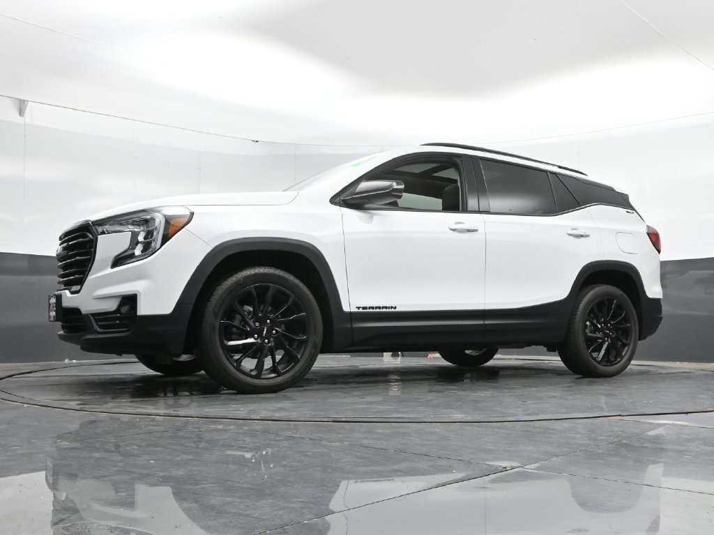 Used 2024 GMC Terrain SLT w/ Elevation Edition AWD/4WD image 44