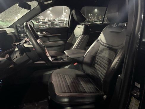 Certified 2025 Ford Explorer ST-Line w/ ST-Line Street Pack image 12