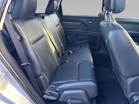 Used 2010 Dodge Journey R/T w/ Navigation & Sound Group I image 17