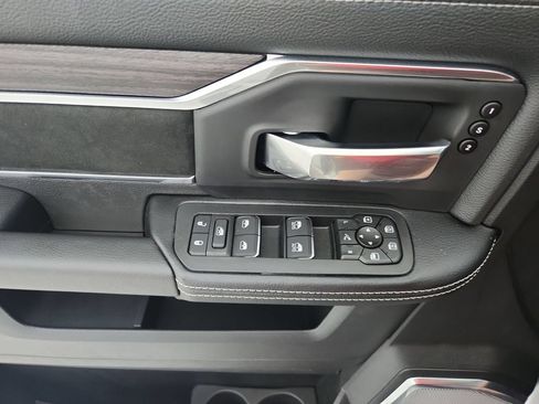 New 2026 RAM 2500 Laramie AWD/4WD image 12