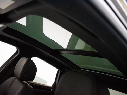 New 2026 Porsche Macan image 22