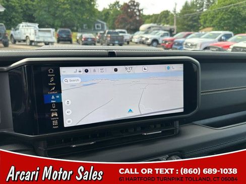 Used 2024 Jeep Wrangler Unlimited Sahara w/ Technology Group AWD/4WD image 23