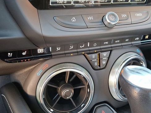 Used 2018 Chevrolet Camaro SS image 28