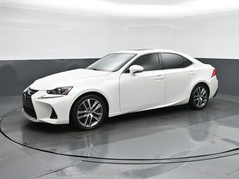 Used 2020 Lexus IS 300 image 3