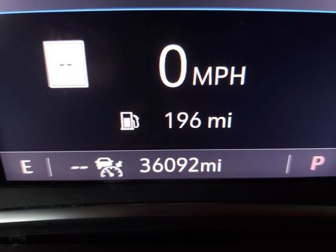 Used 2023 Chevrolet Traverse RS image 9