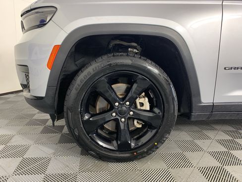Used 2023 Jeep Grand Cherokee L Laredo AWD/4WD image 11