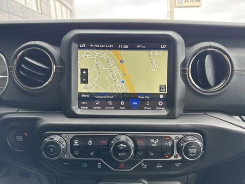 Used 2023 Jeep Wrangler Unlimited Sahara AWD/4WD image 16