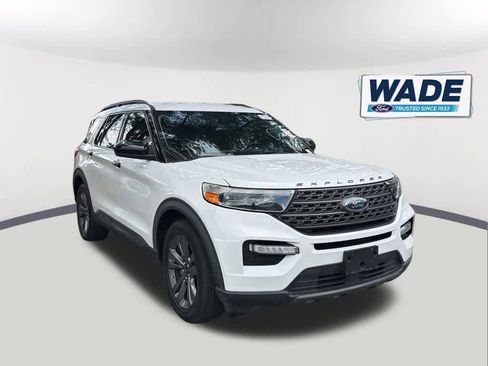Used 2022 Ford Explorer XLT w/ Equipment Group 202A RWD image 3