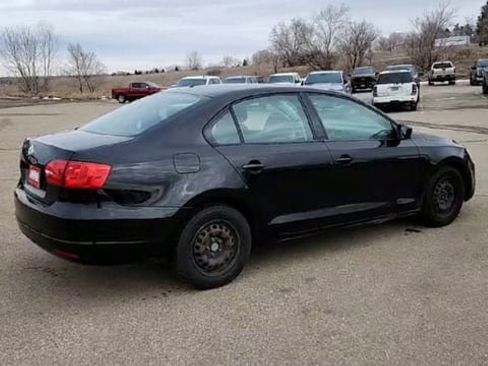 Used 2011 Volkswagen Jetta S image 8