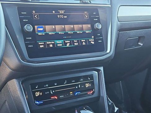 Used 2023 Volkswagen Tiguan SE R-Line image 14