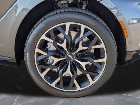 Used 2021 Aston Martin DBX Base image 36