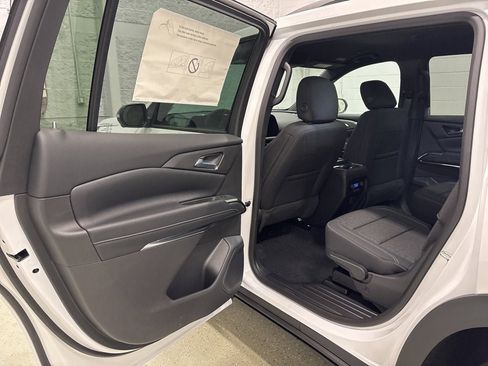 New 2026 Chevrolet Traverse LT image 28