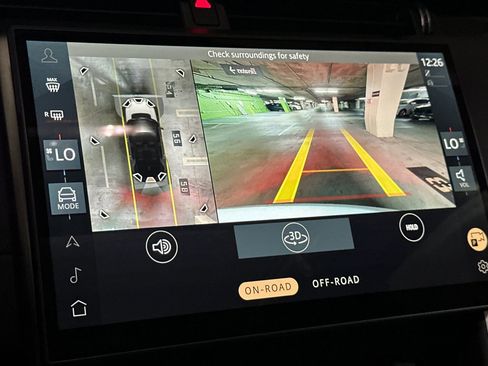 Used 2024 Land Rover Discovery Sport S image 21