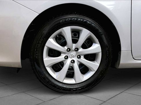 Used 2012 Toyota Corolla LE image 10