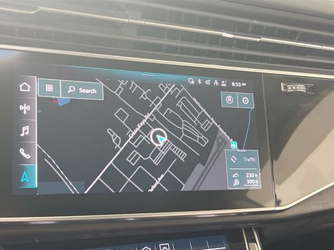 Used 2022 Audi Q8 Premium w/ Convenience Package image 12