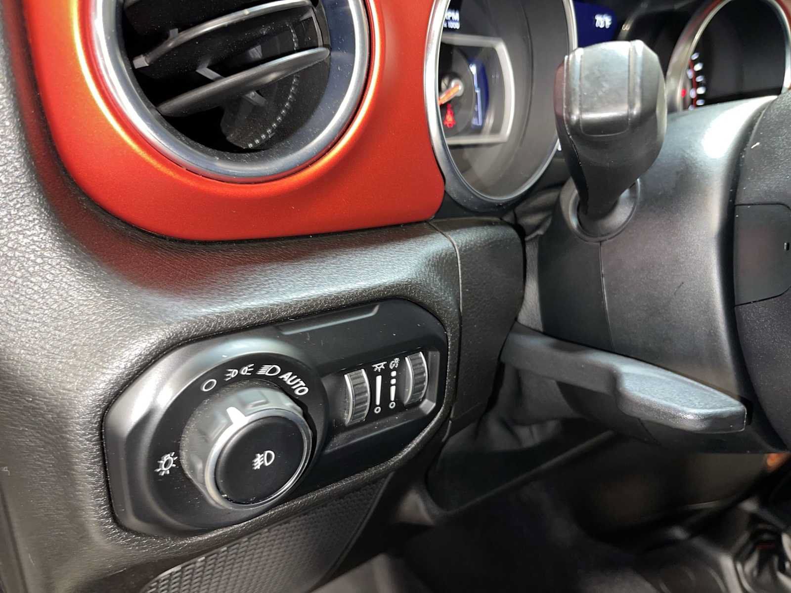 Used 2020 Jeep Wrangler Unlimited Rubicon w/ Dual Top Group AWD/4WD image 24