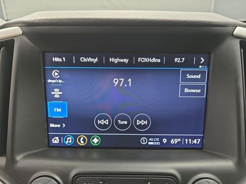 Used 2024 GMC Terrain SLT image 32