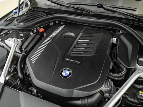 Used 2022 BMW 740i w/ M Sport Package RWD image 29