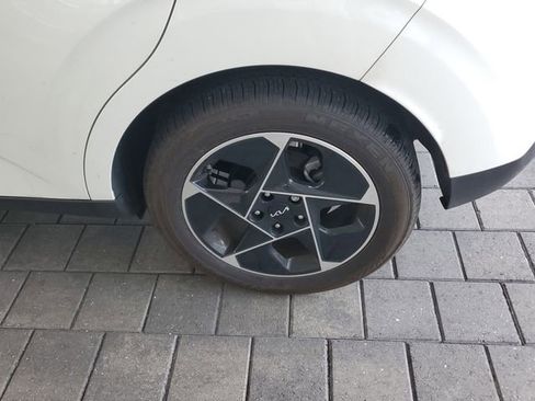 Certified 2023 Kia Soul EX image 5