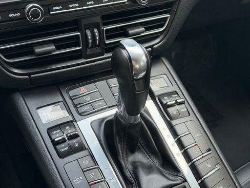 Used 2019 Porsche Macan image 40