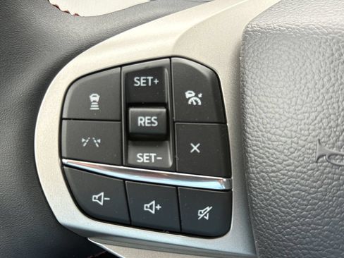New 2026 Ford Explorer Active RWD image 27
