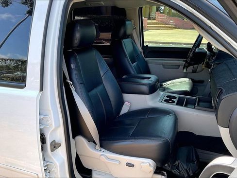 Used 2010 Chevrolet Silverado 1500 LT w/ Power Pack Plus AWD/4WD image 6